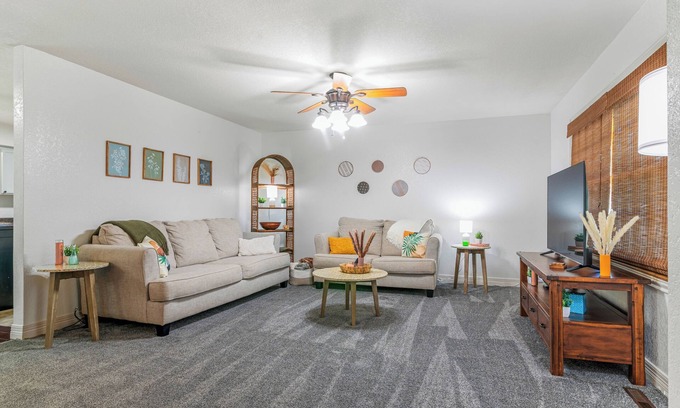 Joplin House | Cozy Family-Friendly Boho Home in Joplin - Central Location!