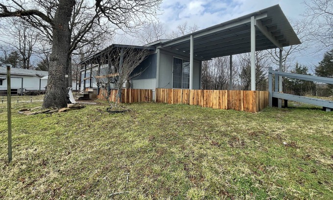 Park Hill House | Cozy Family Lakehouse - Quick BoatRamp and Lake Access