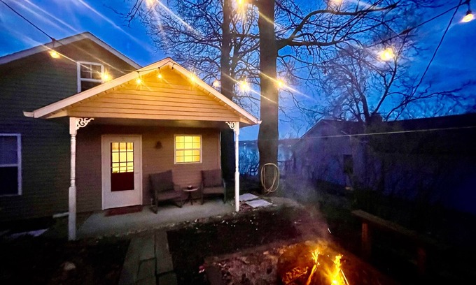 Battle Creek Cottage | Cozy Fine Lake Cabin Retreat! 🍁Fall Specials 🍂