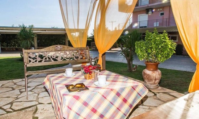 Marathopoli Apartment | Cozy flat in an olive grove 1.5km to a sandy beach