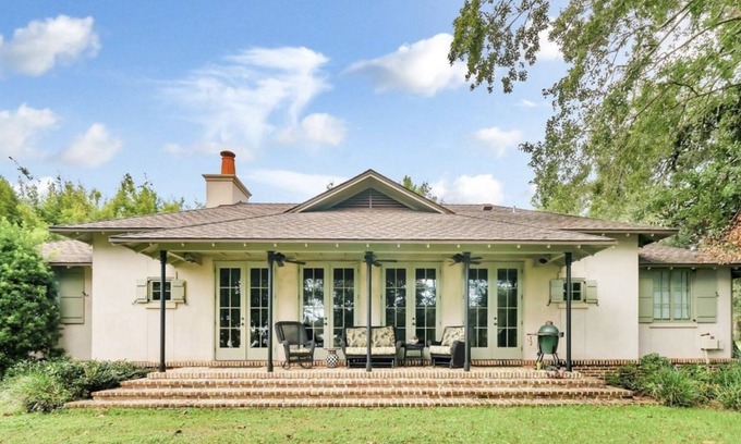 Mobile Cottage | Cozy, French Cottage with Fishing Pier and Sunset View on Dog River