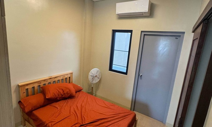 Moonwalk Apartment | Cozy fully-furnished studio in Paranaque City near NAIA