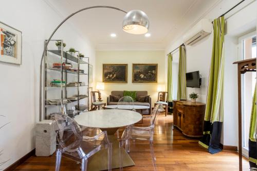 Rione III Colonna Apartment | Cozy Gambero Apartments