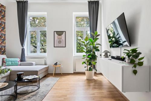 Funfhaus Apartment | Cozy, generous City Apartment - 10 min to city-centre - Contactless 24h Check-In