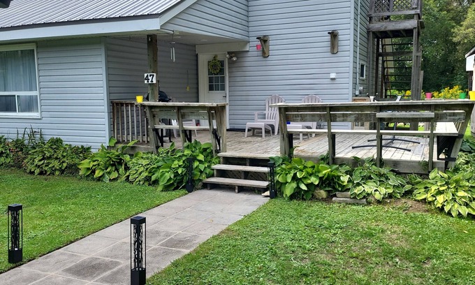 Shallow Lake Cabin | 🌅Cozy Getaway Near Sauble Beach, Waterfalls, and Tobermory🌊