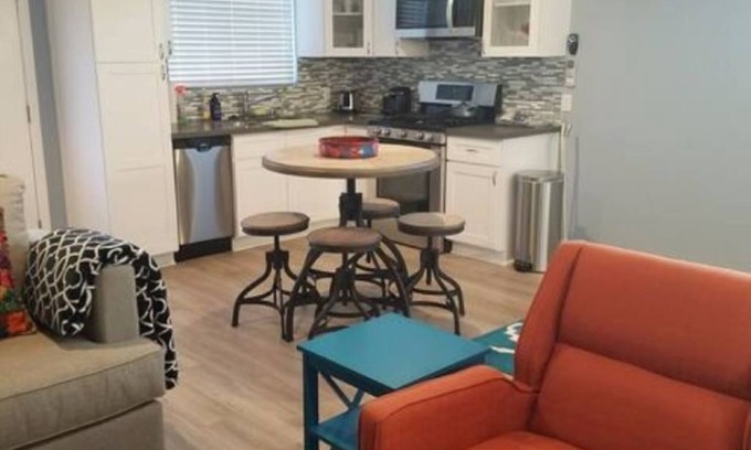 Northridge House | Cozy Guest-House for Leisure or Biz Traveler