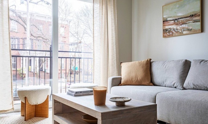 Mill River Apartment | Cozy Haven Near Yale|Wooster Square|Washer/Dryer