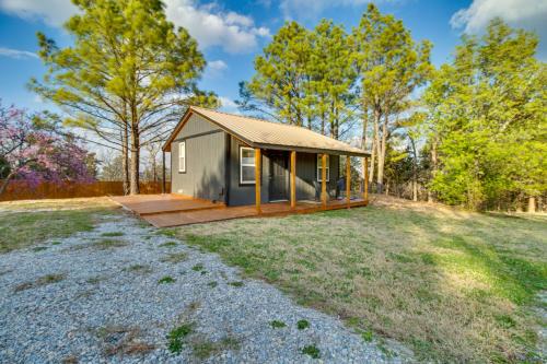 Norfork Lake Estates Apartment | Cozy Henderson Studio - 2 Mi to Norfork Lake!