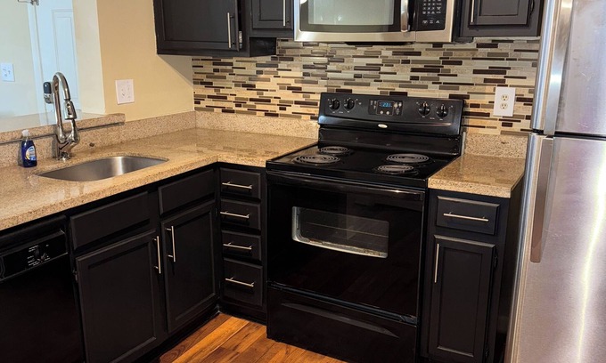 Briarcliff Heights Apartment | Cozy Hidden Gem 1-bedroom in ATL walking distance to Emory