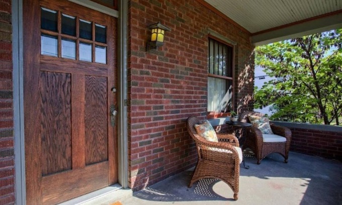 Edwardsville Apartment | Cozy Historic Downtown Edwardsville Charmer