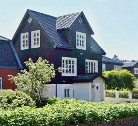 Sandavagur House | Cozy Holiday Home