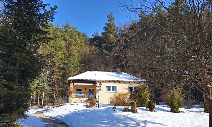 Weissenbrunn House | Cozy Holiday Home in Sachspfeife with Sun Terrace