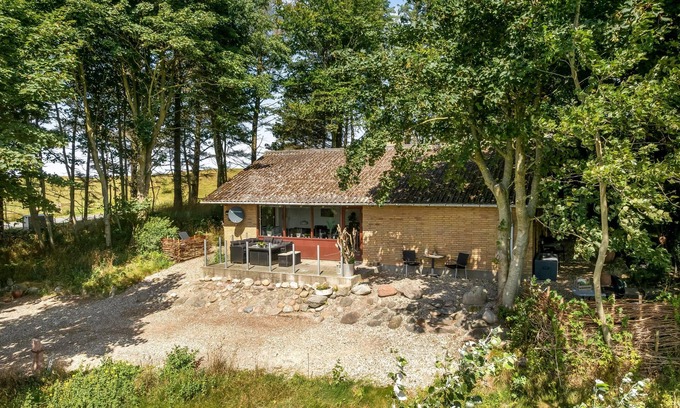 Frostrup House | Cozy holiday home near Lild Strand.
