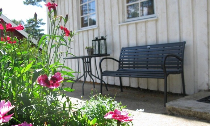 Lervik House | Cozy holiday home near the sea