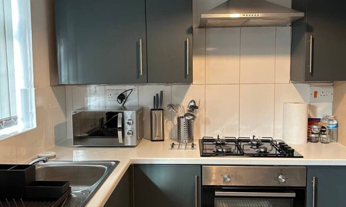 Atlantic Wharf House | Cozy Home | Central | parking