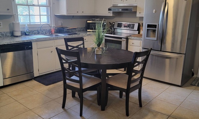 Fredericksburg House | Cozy Home close to Downtown; I-95
