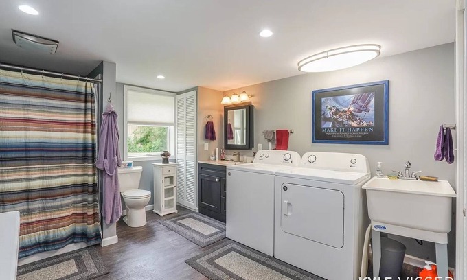 Shelbyville House | Cozy home directly across the street from Gun Lake