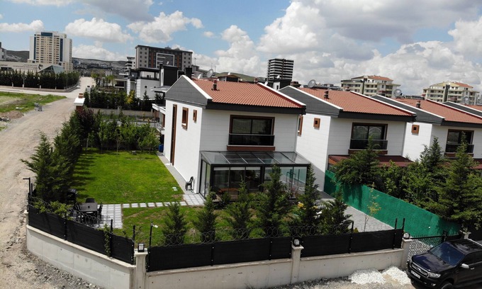 Etimesgut Villa | Cozy home - Garden, Fireplace & Cinema Experience