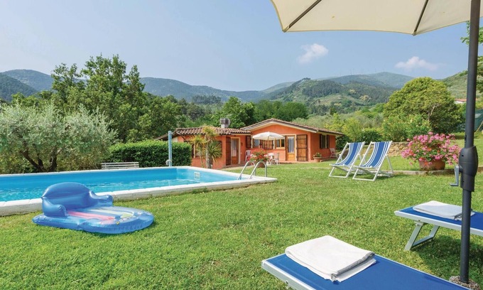 Cascine-La Croce House | Cozy home in Colle di Compito LU