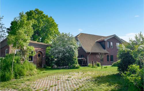 Karby Apartment | Cozy Home In Dörphof With Sauna