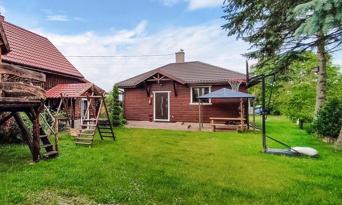 Darlowo House | Cozy home in Darlowo with WiFi