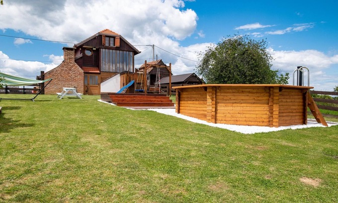 Klostar Ivanic House | Cozy home in Klostar Ivanic with sauna