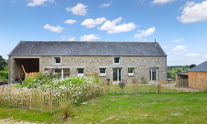 La Pernelle House | Cozy home in La Pernelle with WiFi