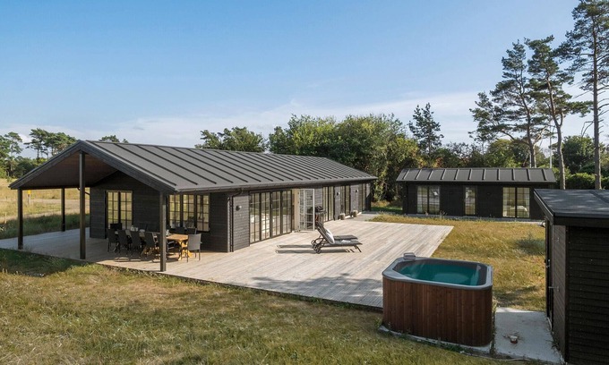 Asserbo House | Cozy home in Liseleje with sauna