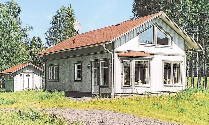 Lysvik House | Cozy home in Lysvik with kitchen