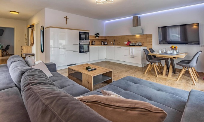 Pomer House | Cozy home in Medulin with kitchen