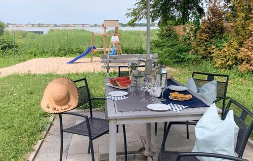 gmina Bedzino House | Cozy Home In Podamirowo With Lake View