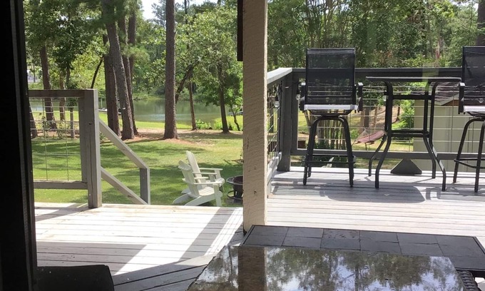 Brookeland House | Cozy Home on Lake Sam Rayburn! Top Rated in the area!