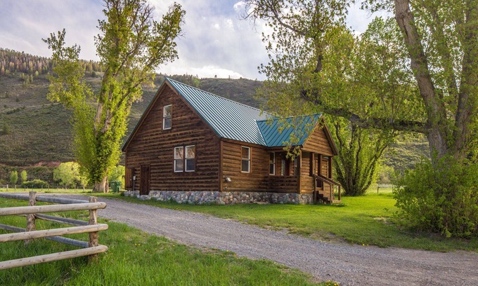 Ridgway House | Cozy Home - Private - Stunning Views - Between Ridgway and Ouray