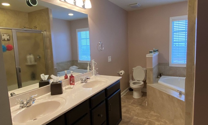 Christiansburg House | Cozy Home w/sunset view and 10 minutes from Virginia Tech