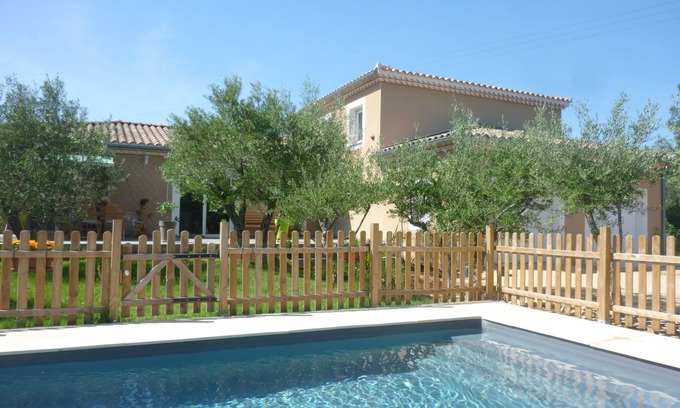 Saint-Maximin House | Cozy house in a quiet area, 4km from UZES swimming pool - 6 p