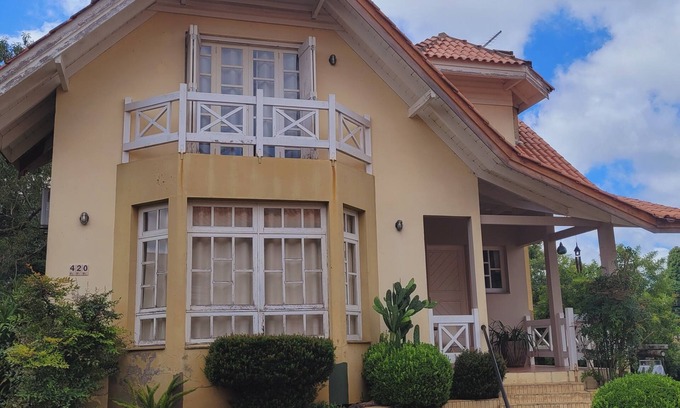 Vila Suica House | Cozy house with 4 bedrooms close to the center of Gramado.