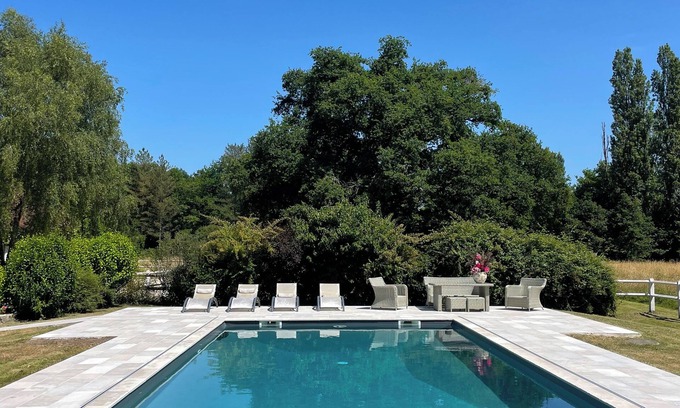 Combreux House | Cozy House with Shared Pool & Tennis Court – Near Chateaux de la Loire