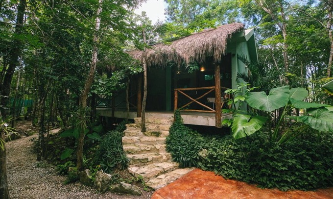 Cozumel Cabin | Cozy Jungle Retreat- Hot tub, Private Pool & Breakfast - 5 mins to Beach