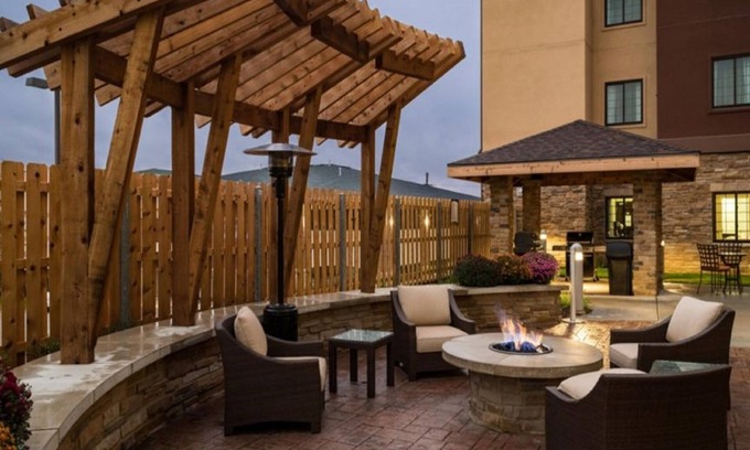 Wichita Falls Condo | Cozy King Suite | FREE Breakfast + Laptop-friendly
