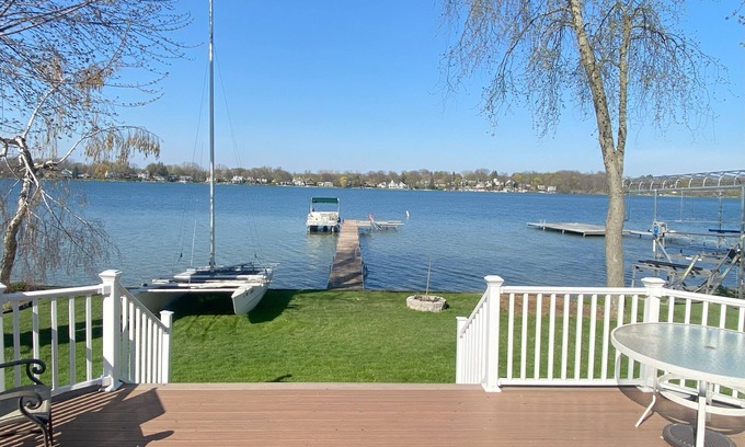 Waterford Cottage | Cozy Lake House