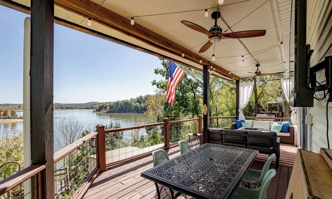Falls of Rough House | Cozy Lakefront 3 Bedroom- Fishing, Kayaking, Hiking & Boating!