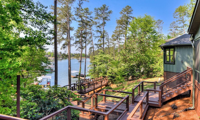 Modoc Shores House | Cozy Lakefront Escape w/Views and Dock