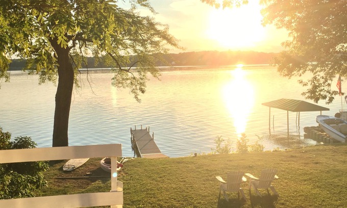 Orange Lake House | Cozy Lakefront Home - 278 FIVE STAR Reviews - Kayaks, Sunsets & Panoramic Views