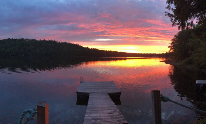 Halifax County House | Cozy lakefront retreat - weekly and short term.