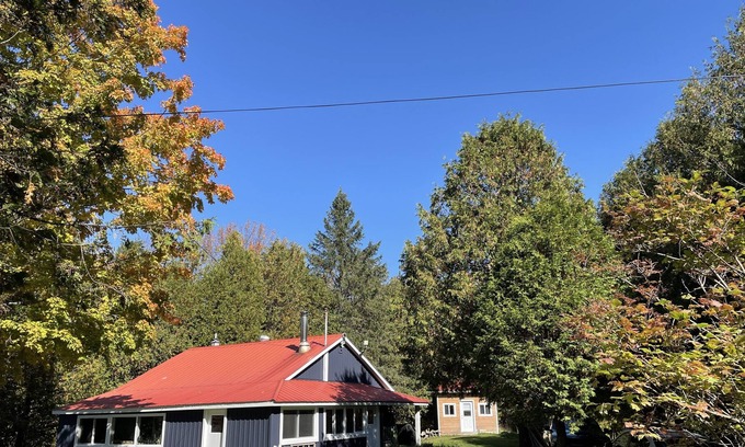 North Frontenac Cabin | Cozy lil Cabin