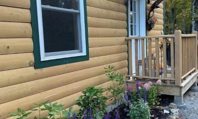 North Creek House | Cozy lil' Cabin in the Adirondacks with fireplace.