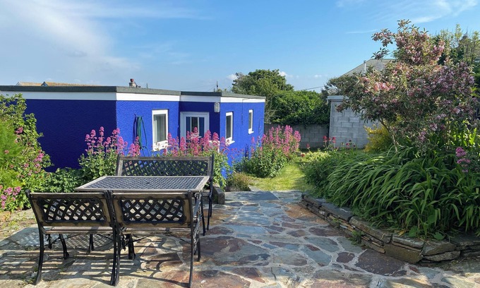 Trebetherick House | Cozy little bungalow - the perfect base for a beach/surfing holiday for 4 people