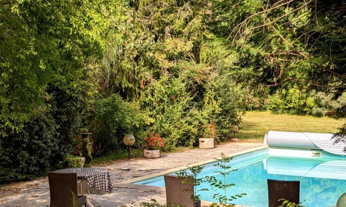 Urval Apartment | Cozy micro apartment in natural shaded park of the Perigord Noir nearby Le Bugue