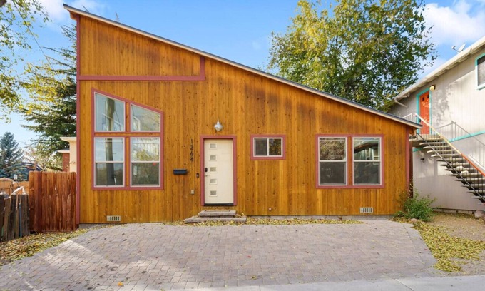 Old Southwest House | Cozy Midtown Cabin Walk To Downtown Pet Friendly
