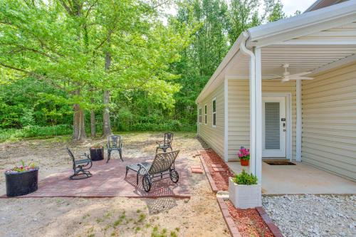 Mount Vernon House | Cozy Mount Vernon Cabin Rental Near Fishing Lakes!